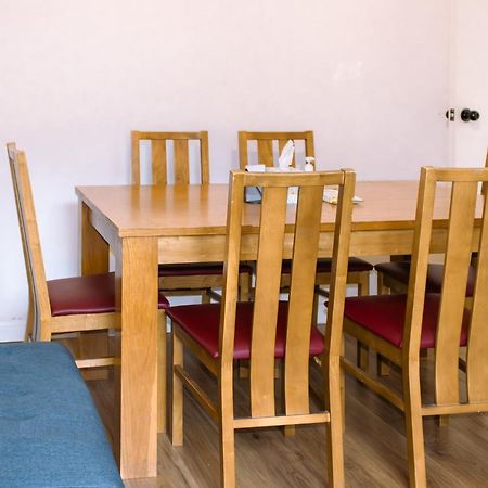 לונדון Nice 4 Bedroom Apartment Near City Centre 2-Min Walk To Metro !! Business & Family Friendly!! מראה חיצוני תמונה