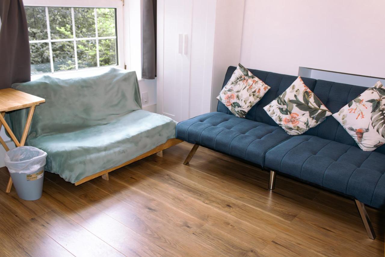 לונדון Nice 4 Bedroom Apartment Near City Centre 2-Min Walk To Metro !! Business & Family Friendly!! מראה חיצוני תמונה