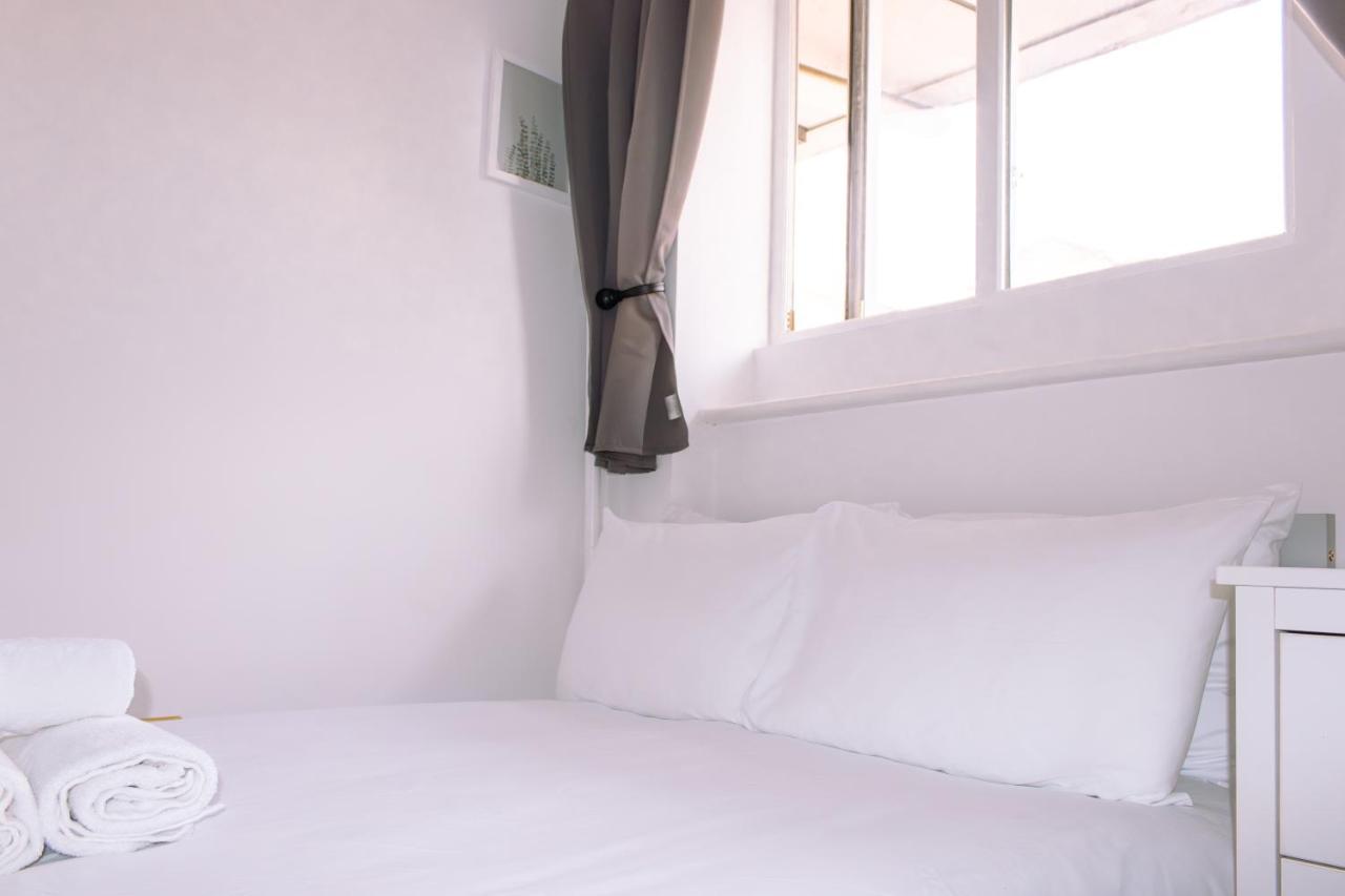 לונדון Nice 4 Bedroom Apartment Near City Centre 2-Min Walk To Metro !! Business & Family Friendly!! מראה חיצוני תמונה
