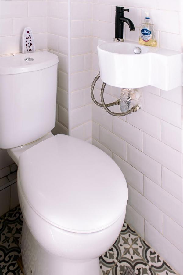 לונדון Nice 4 Bedroom Apartment Near City Centre 2-Min Walk To Metro !! Business & Family Friendly!! מראה חיצוני תמונה
